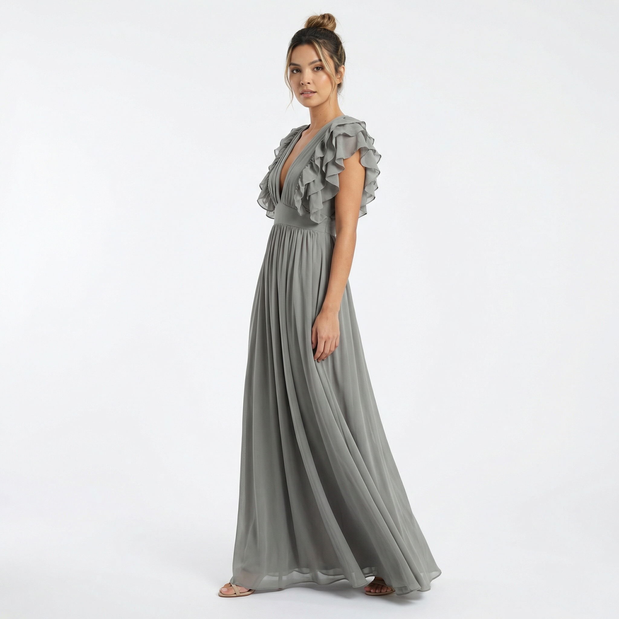 Elegantne pikk kleit volangidega