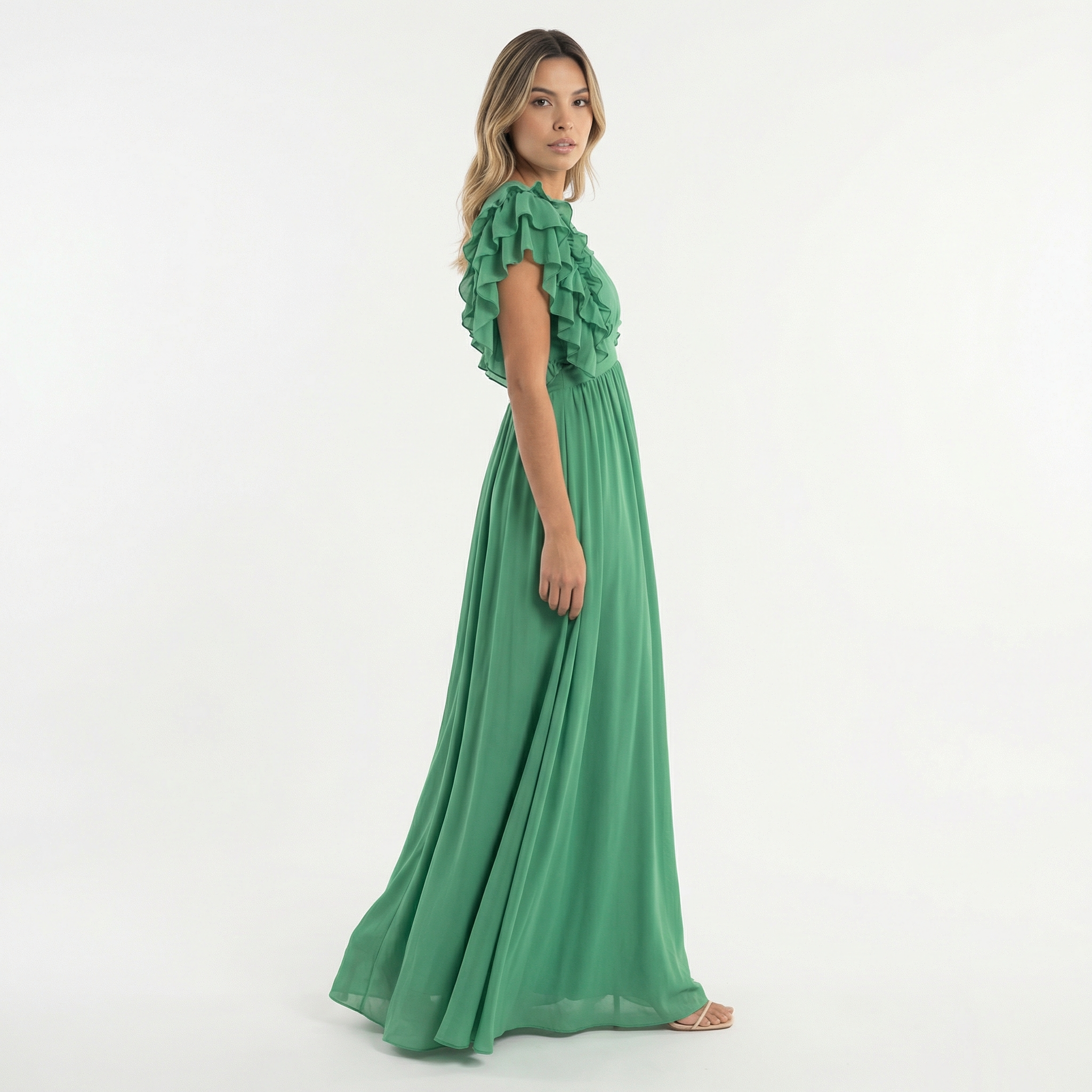Elegantne pikk kleit volangidega