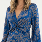 Elegantne Klassikalise Lõikega Kleid