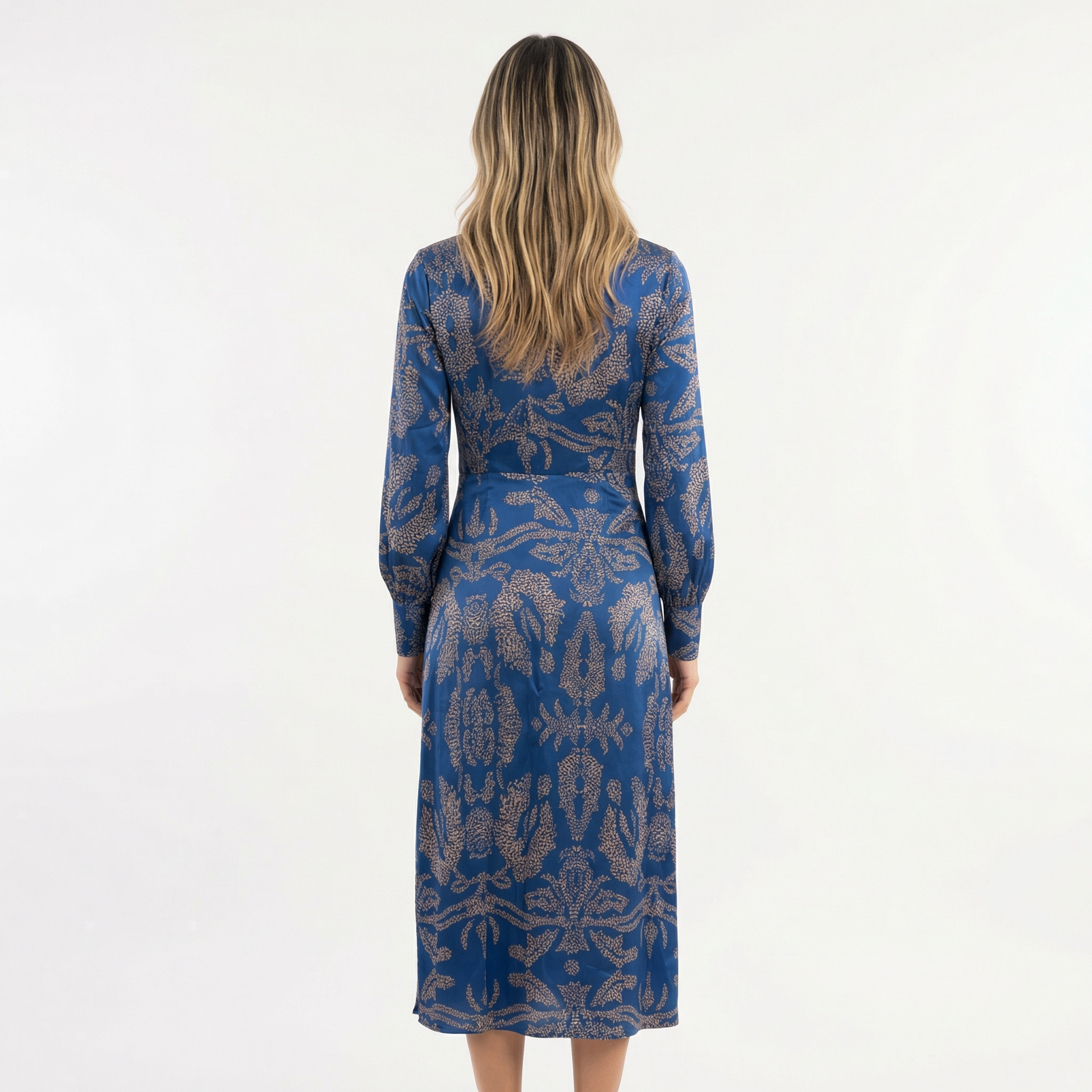 Elegantne Klassikalise Lõikega Kleid