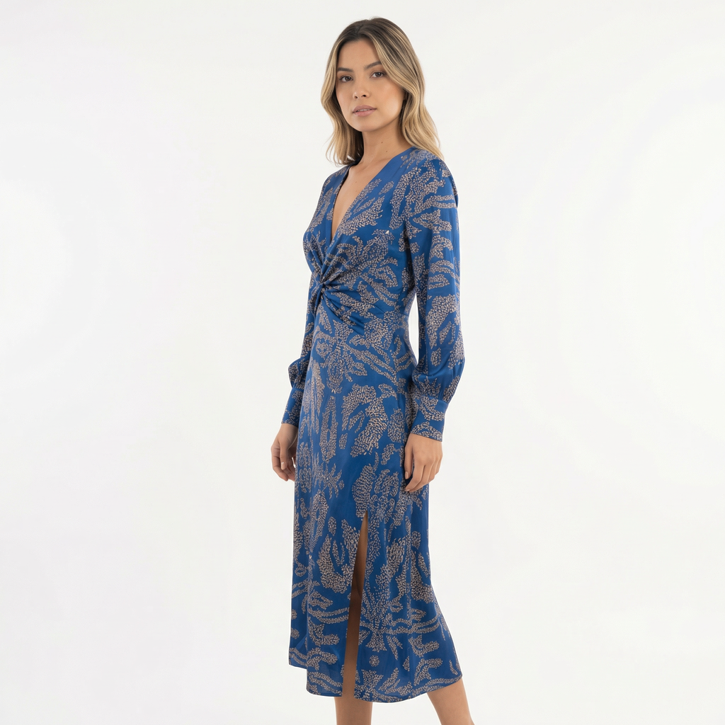 Elegantne Klassikalise Lõikega Kleid