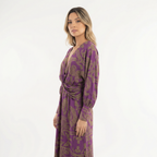 Elegantne Klassikalise Lõikega Kleid