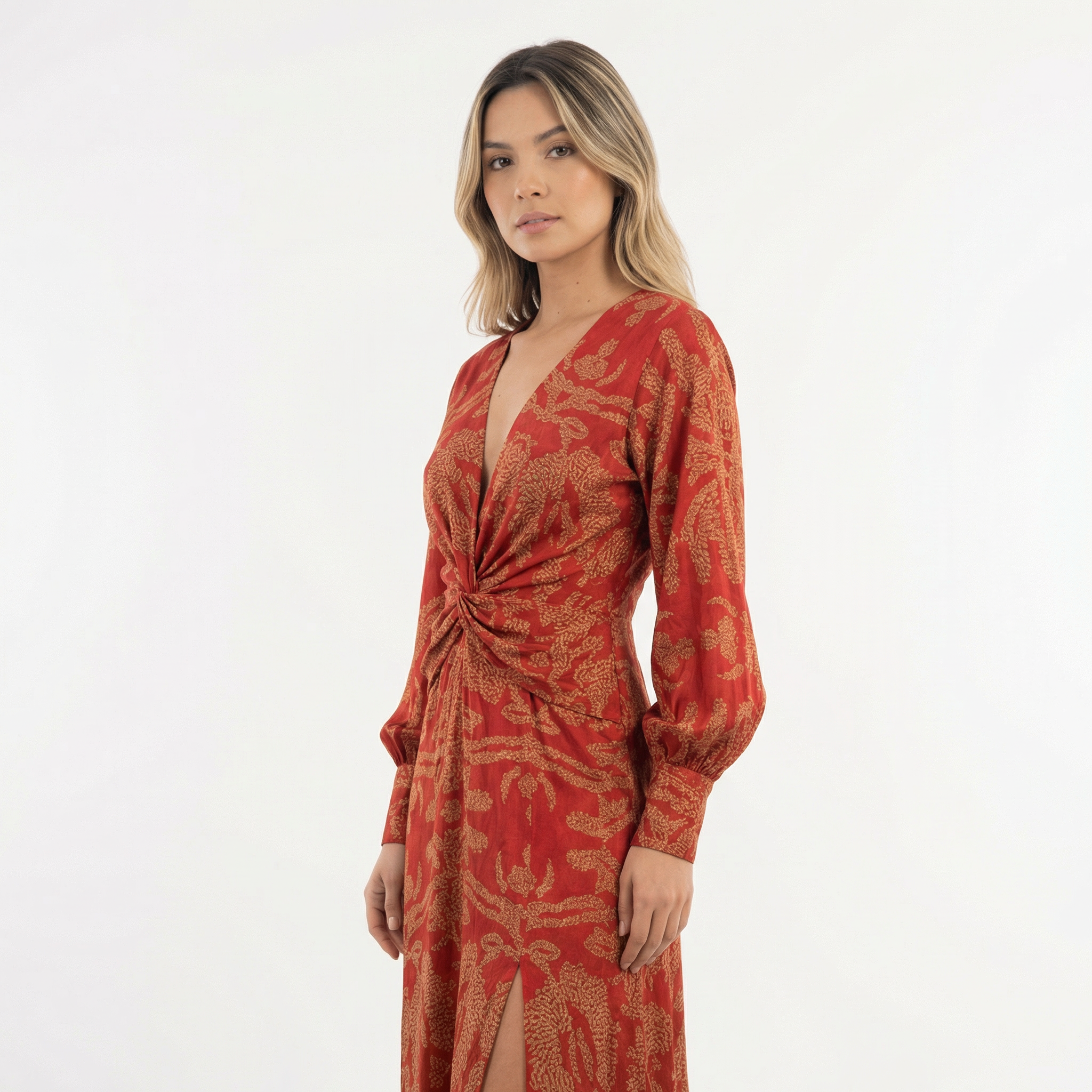 Elegantne Klassikalise Lõikega Kleid