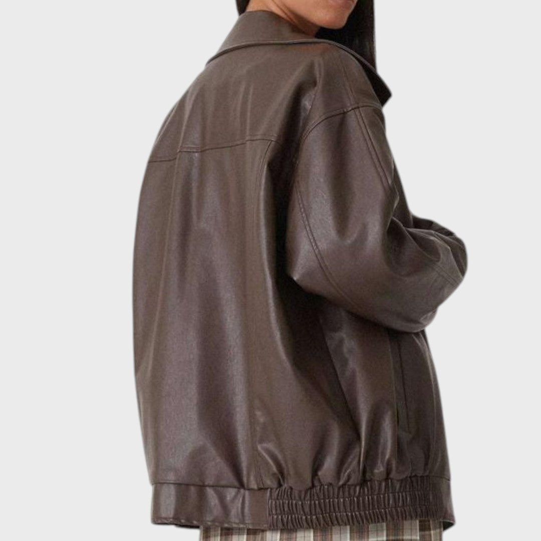 Üksikasjalik Oversized Kunstnahast Jakk